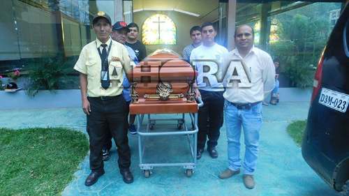 Sepultan a venezolano muerto en accidente de ambulancia