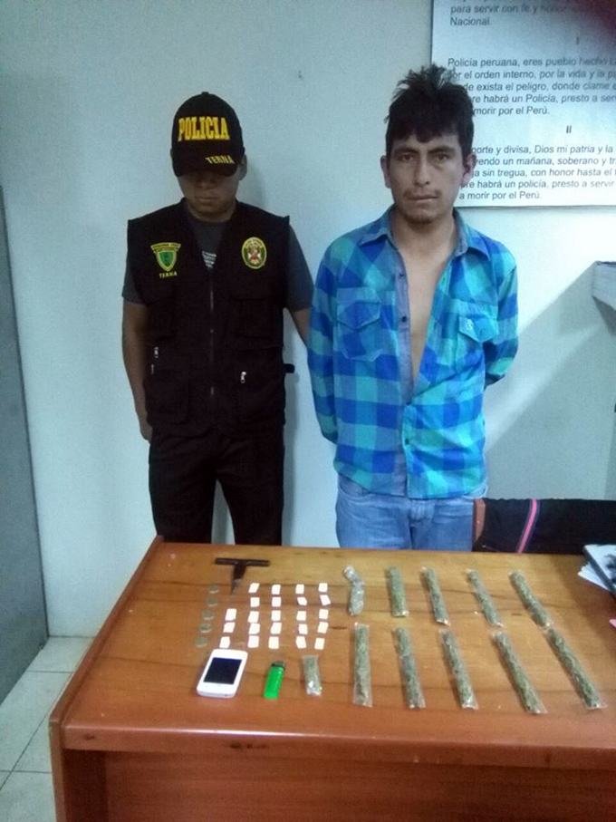 "Pastelero" detenido con ketes de PBC y bolsitas de marihuana