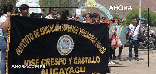 Estudiantes de Aucayacu marchan para exigir licencia a instituto fundado hace 30 años