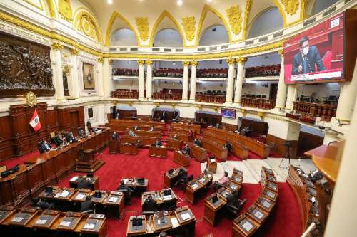 Congreso debate bachillerato automático para estudiantes universitarios