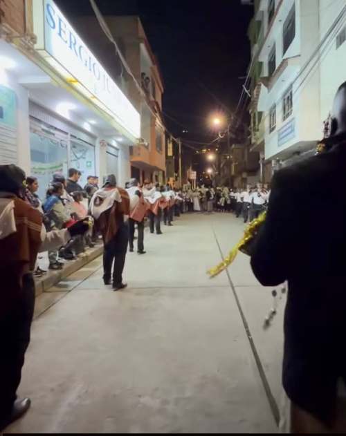 Polémica por vestimenta en la Danza de los Negritos: cuestionan a la Cofradía Huallayco Flores por uso de ponchos