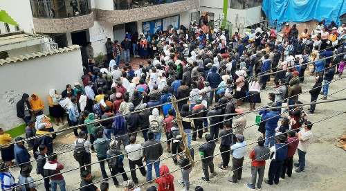 Pobladores toman municipalidad de Umari cansados de poca transparencia de autoridades distritales