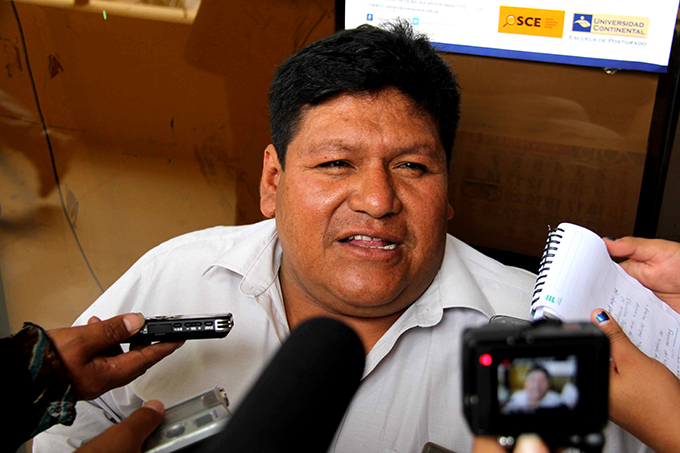 Robinson Aguirre amenaza no pagar ni un sol a Llicua