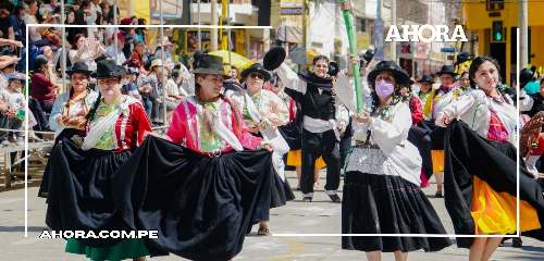 Huánuco recibe sus 484° aniversario con desfile folclórico