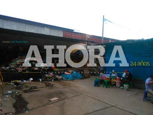 Vecinos reclaman recojo de basura en el Mercado Modelo