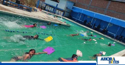 Academia San Luis inicia clases de natación en piscina semiolímpica