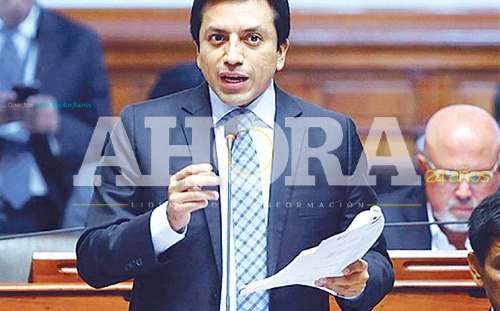 Gilbert Violeta presentó “renuncia irrevocable” al cargo de congresista