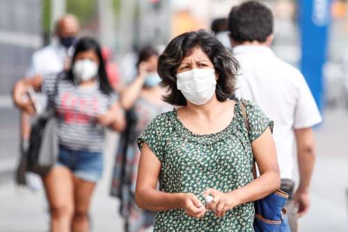 Perú se despedirá de mascarilla cuando 80% de la población tenga tres dosis