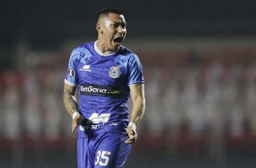 Jean Deza anunció su retiro del fútbol profesional