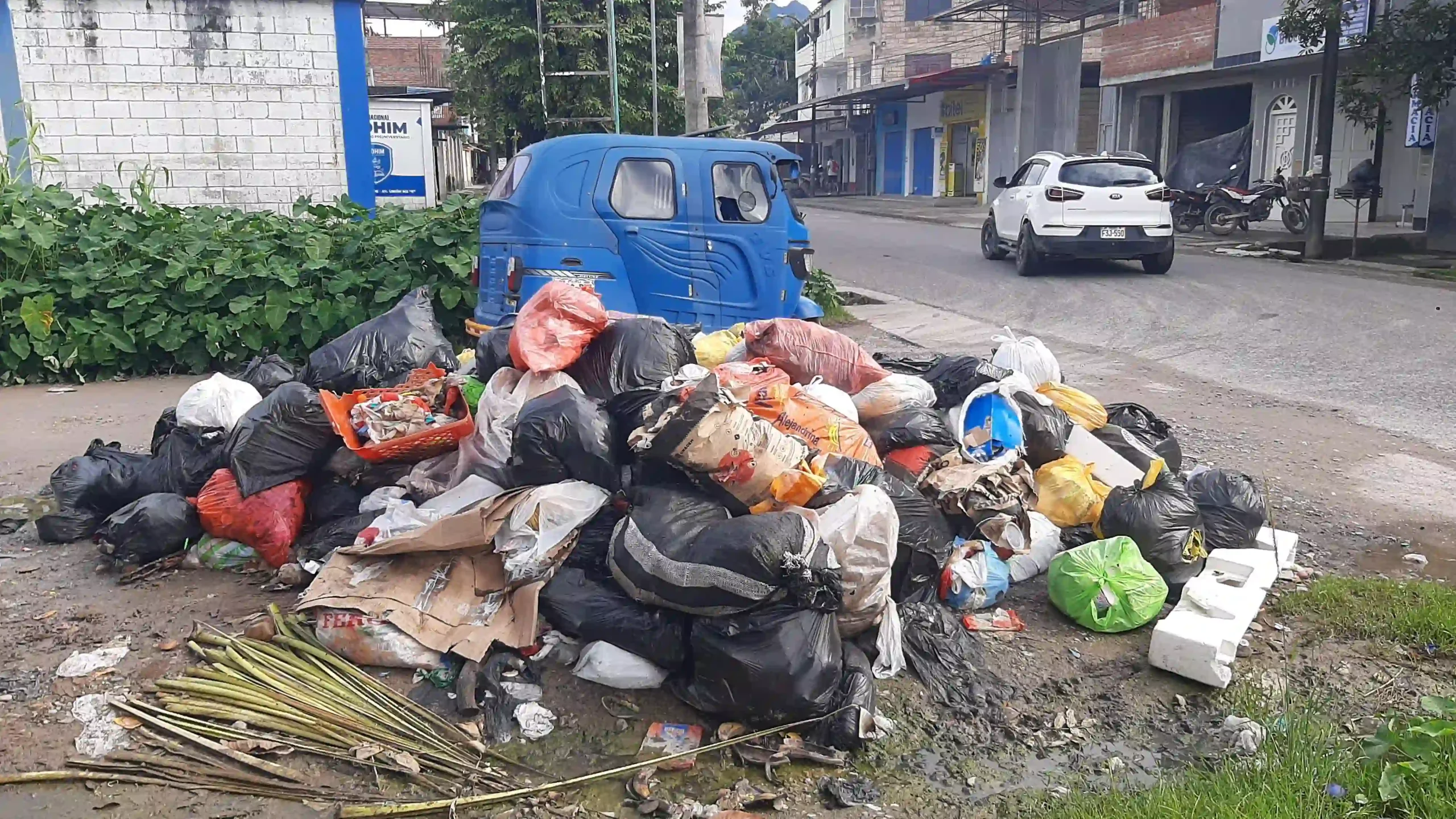 Acumulación de basura satura Castillo Grande y Tingo María tras cierre de celdas en Shapajilla