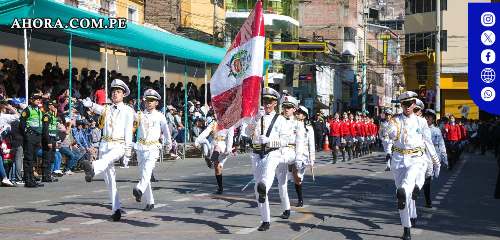 Huánuco celebra su 485° aniversario con un colorido desfile escolar