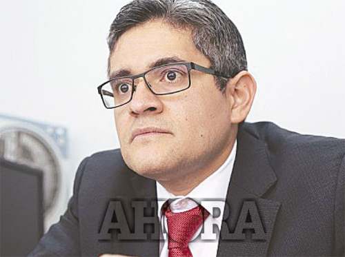 “Insostenible” presencia de Chávarry como fiscal supremo