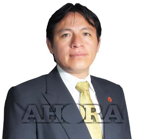 Ganadores de elección de ingenieros reciben credenciales