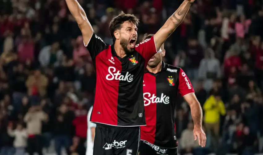 Melgar ilusiona en la UNSA: venció 2-1 a Macará en su Tarde Rojinegra 2026