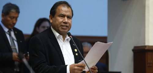 Ética aprueba denunciar a congresista Edgar Tello por caso recorte de sueldos