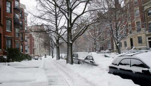 Emergencia climática en Toronto: Récord de nieve colapsa vuelos, transporte y escuelas