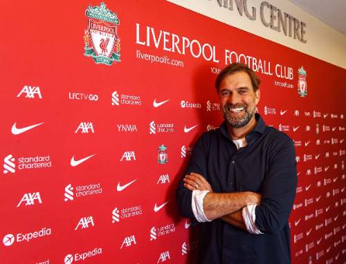 Jurgen Klopp supera a Pep Guardiola y gana los premios a mejor entrenador de la temporada de la Premier League