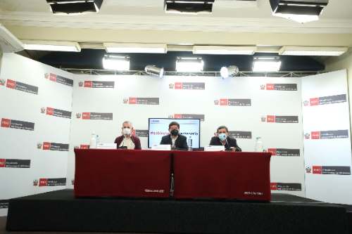 Premier, ministros de Salud y Economía ofrecieron la primera conferencia de prensa de la gestión