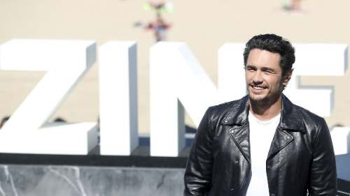 El actor James Franco se desnuda y aceptó haber abusado sexualmente de sus alumnas