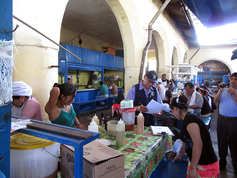 Dan ultimátum de 72 horas para retiro de comerciantes