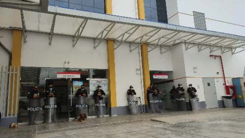 Por la vía judicial reponen a trabajadores CAS