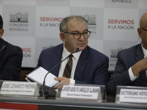 Renuncia el oficial mayor del Congreso tras polémica de excesivos gastos