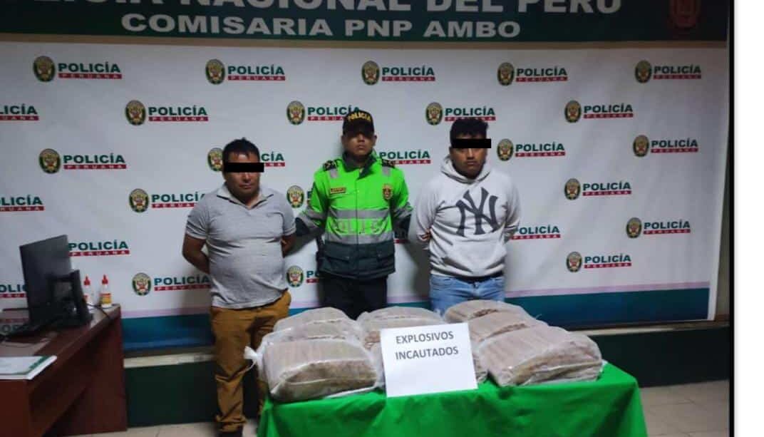 Camioneta transportaba 700 cartuchos de dinamita de manera ilegal