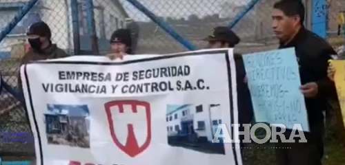 Vigilantes de EsSalud realizaron plantón protestando contra empresa "ESVICSAC"