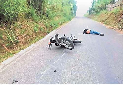 Odontólogo muere tras despistarse con su motocicleta