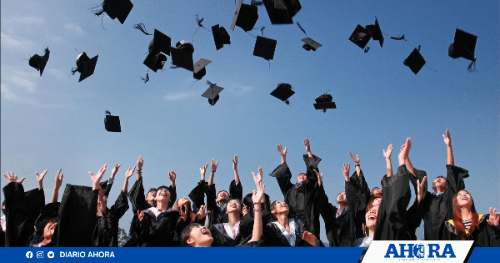 Comisión de Educación aprueba bachillerato automático permanente: investigación queda fuera del requisito