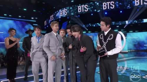 Los mejores números musicales en los American Music Awards 2021