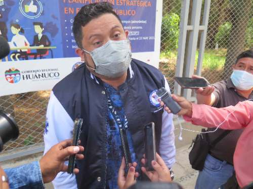 Barreto cae en mentiras al intentar justificar su asistencia a fiesta COVID-19
