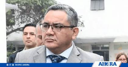 Denuncian injerencia de Santiváñez en retiros policiales: ¿protección a Boluarte?