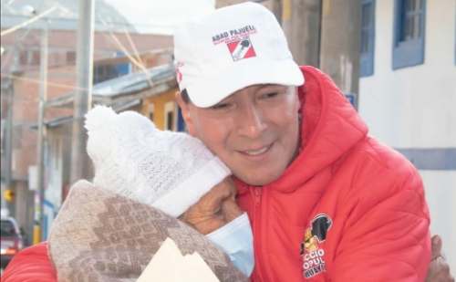 Huayllay da contundente respaldo a candidatura de Abad Pajuelo