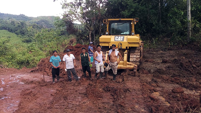 Construyen carretera en distrito de Daniel A. Robles