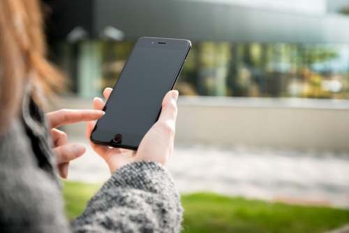Descubre seis maneras de ganar dinero con tu celular