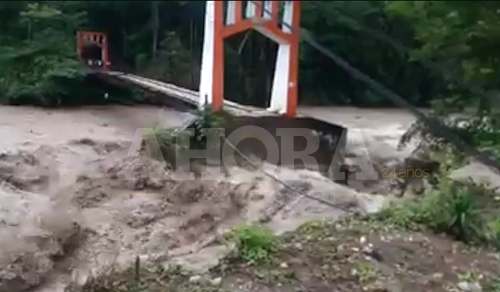 CHANCHAMAYO| RÍO SE LLEVA ACCESO DEL PUENTE VICTORIA EN SAN RAMÓN [VÍDEO]