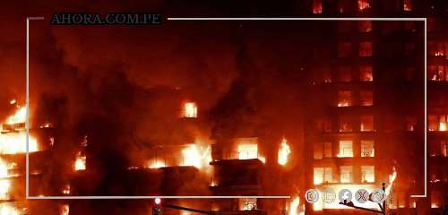 Un devastador incendio arrasa un edificio de 14 pisos en Valencia, España