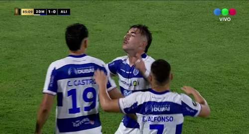 Con un formidable gol, Diego Acosta pone el 1-0 para 2 de Mayo frente a Alianza Lima.
