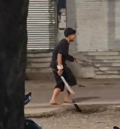 Enfrentamiento entre presuntos barristas genera alarma frente a EsSalud en Tingo María