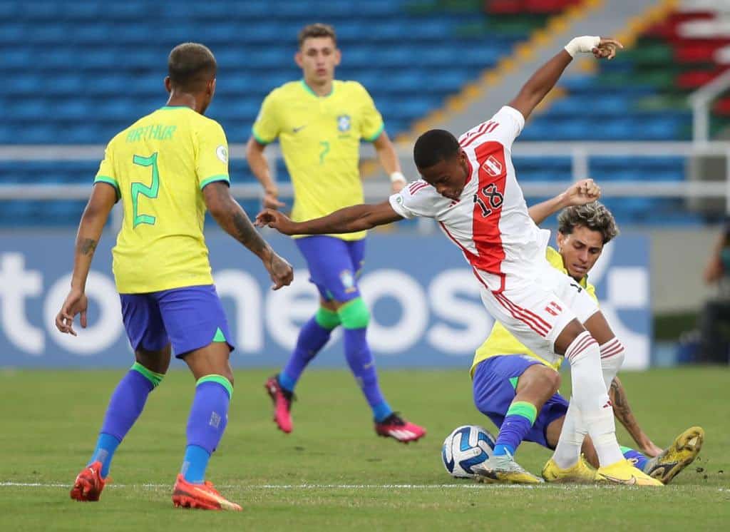 Perú cae goleado en su debut ante Brasil en el Sudamericano sub-20
