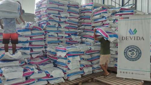 Entregan 200 mil kilos de alimentos balanceados para peces en el Alto Huallaga