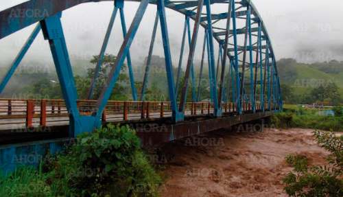 Emergencia en Oxapampa: río Huancabamba aumentó su caudal tras intensa lluvia |FOTOS