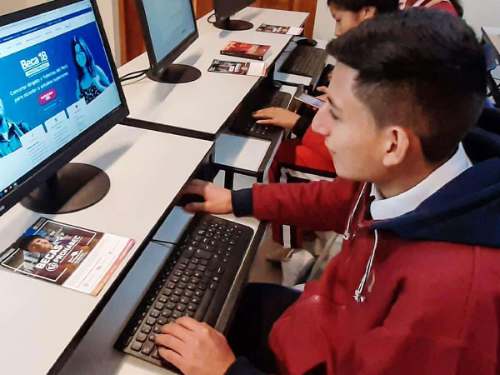 Minedu reduce de 5000 a 1194 las vacantes para Beca 18 en el 2023