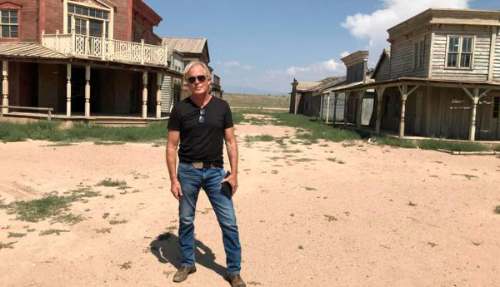 'Dave Halls' reconoció que no revisó el arma con la que Baldwin matará a Halyna Hutchins accidentalmente