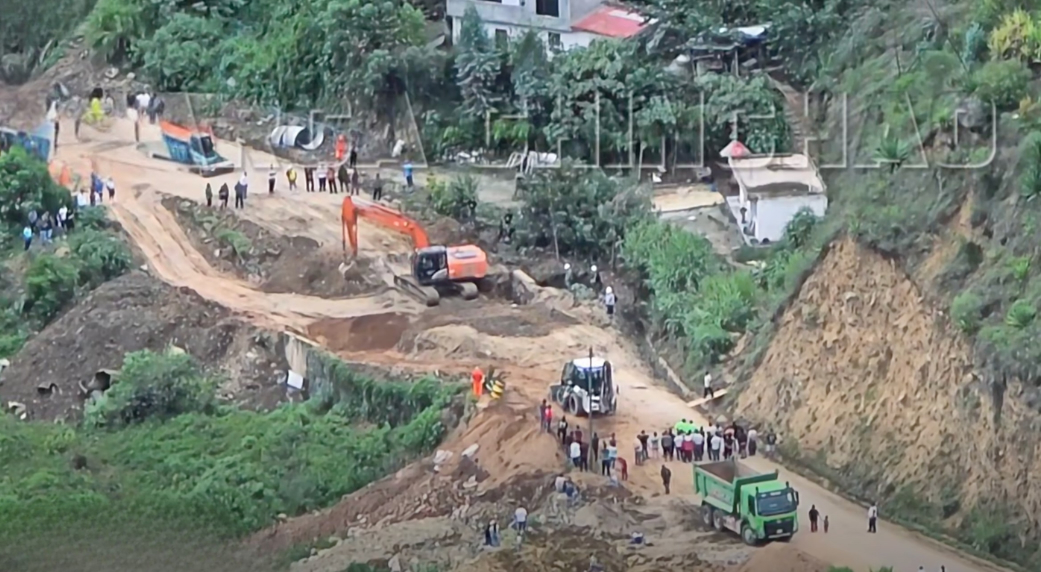 Deslizamiento en Acomayo bloquea acceso a Tingo María tras intensas lluvias