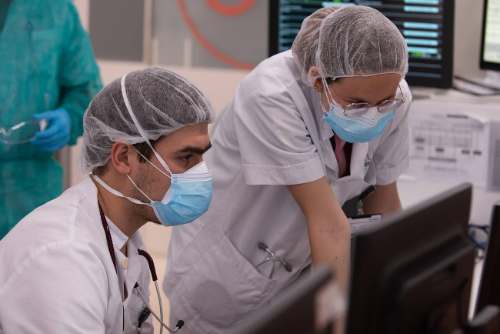Reino Unido envía científicos a otros países para hallar variantes del virus