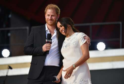 El príncipe Harry y Meghan Markle: fuertemente criticados por predicar una cosa y hacer otra