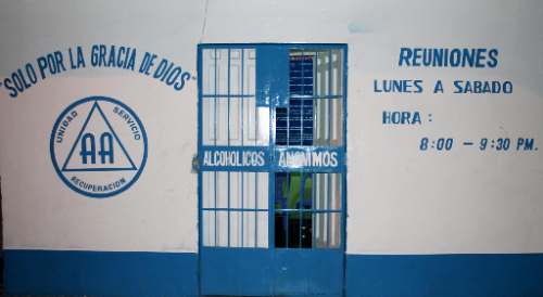 Asociación de alcohólicos anónimos lamenta muertes por intoxicación alcohólica