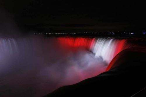 Cataratas del Niágara proyectarán Bandera del Perú el 28 de julio